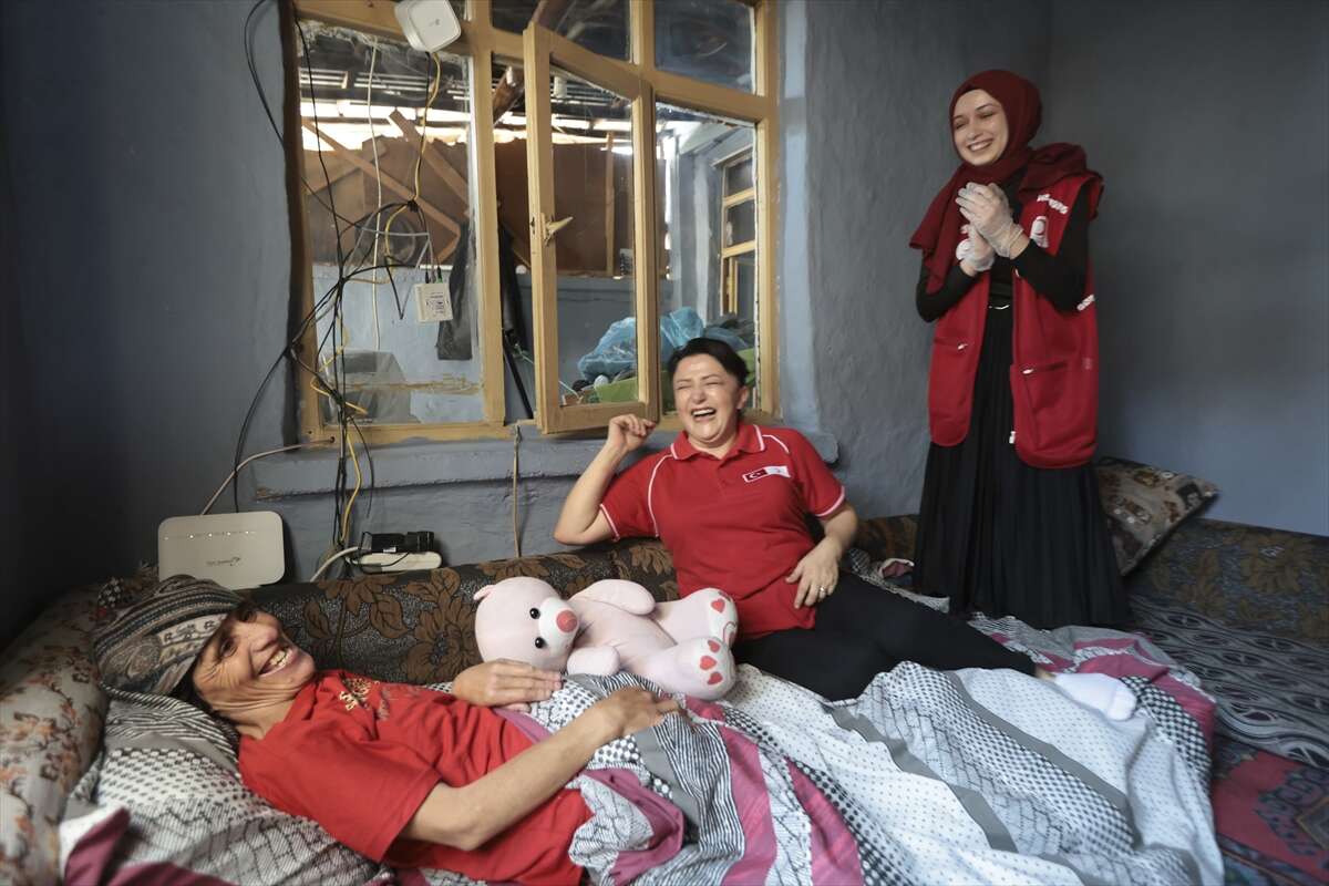 Konya’da engelli kız ve babasına yürek ısıtan dokunuş 2